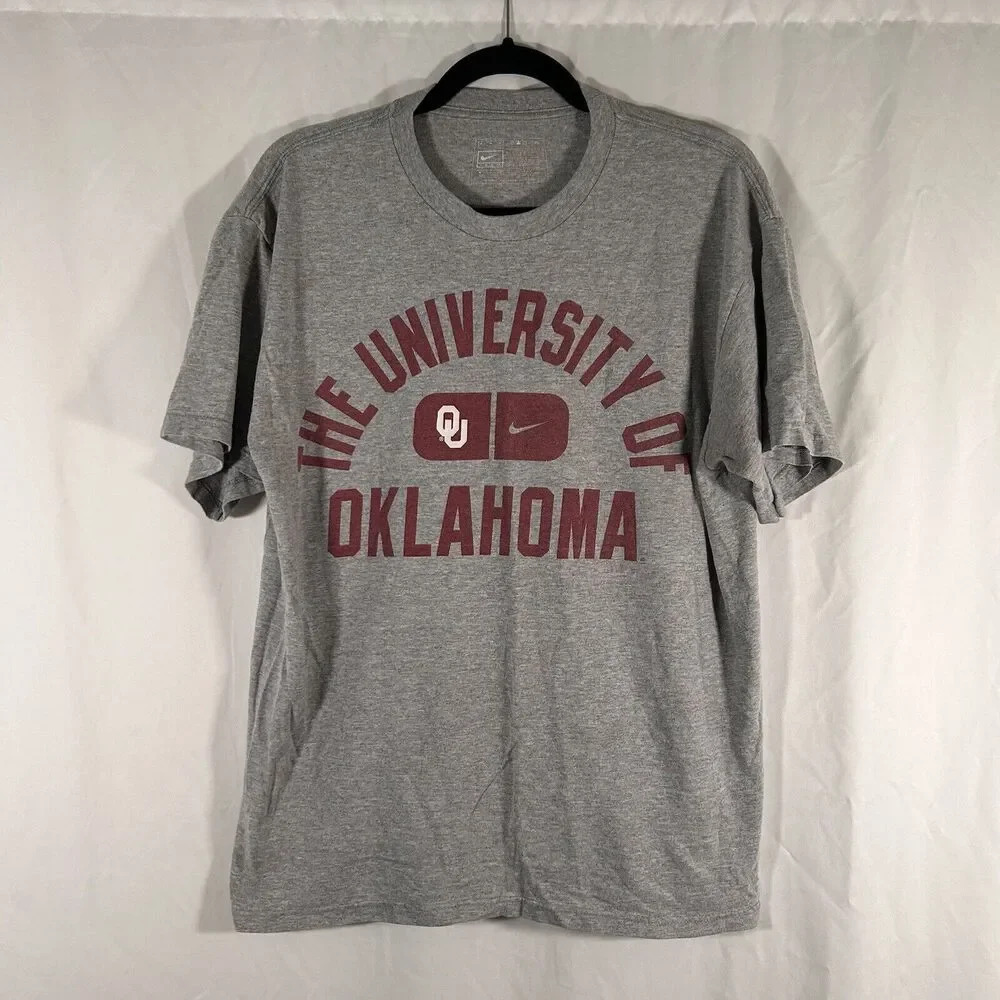 Oklahoma Sooners Nike Shirt Men's Medium Grey SHort Sleeve Crew Neck Cotton Blen